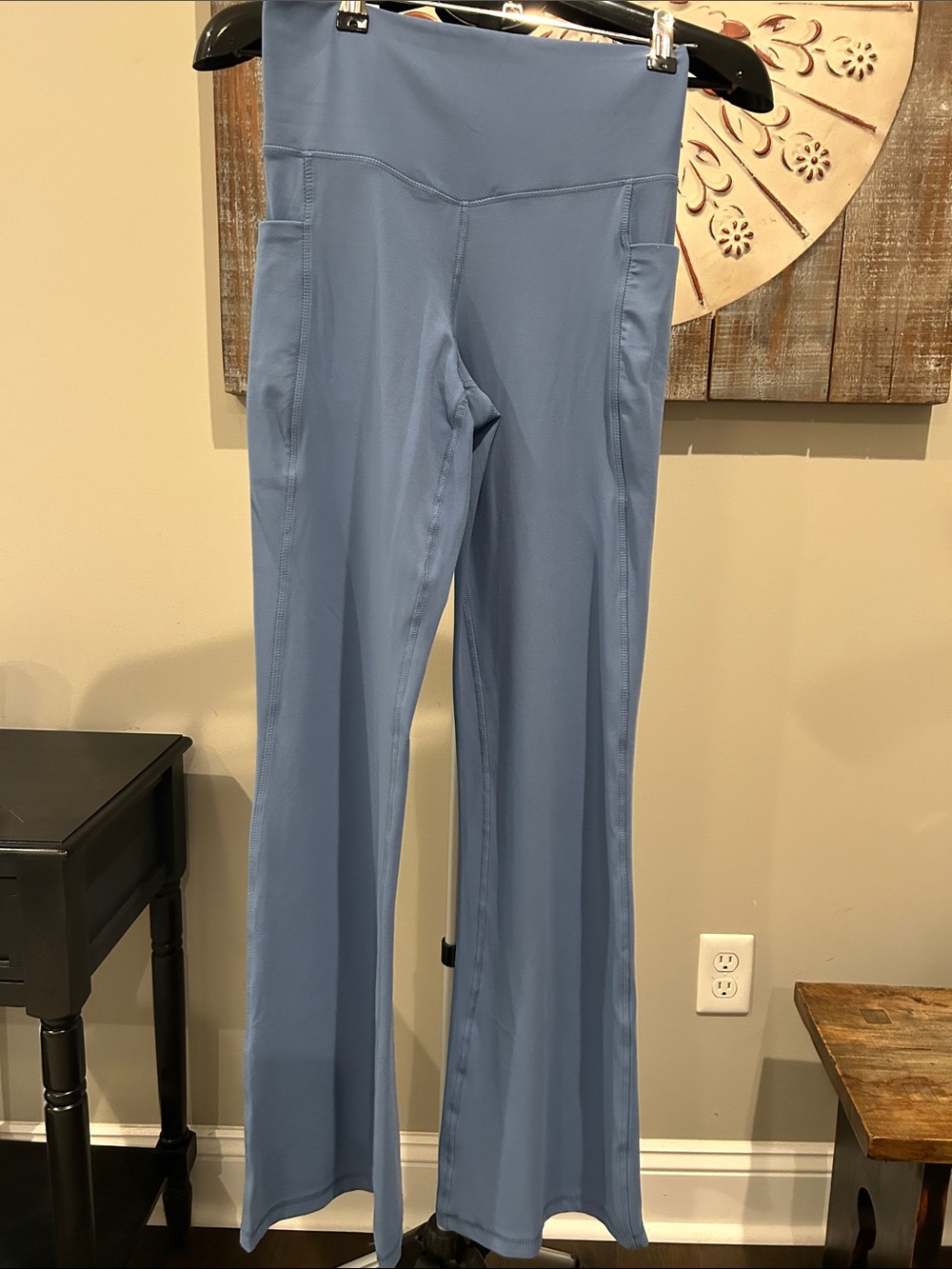 Women’s High-Rise Flared Leg Active Leggings in Dusty Blue NWT Size Small